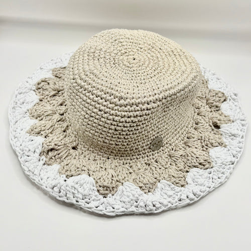 Bob & Chapeaux