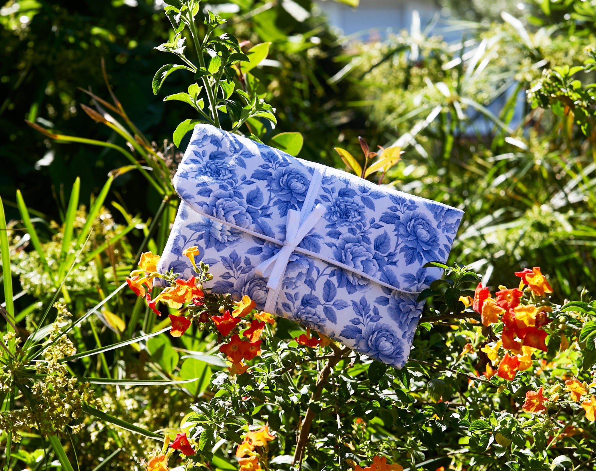 La Pochette Nouée
